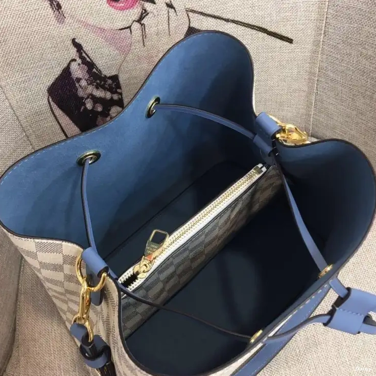 19B570395 Bags LV 0630